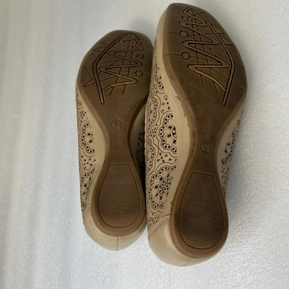 Women's Earthies Bindi Biscuit Ballet Flats Shoes Sz 9 Comfort Laser Cut